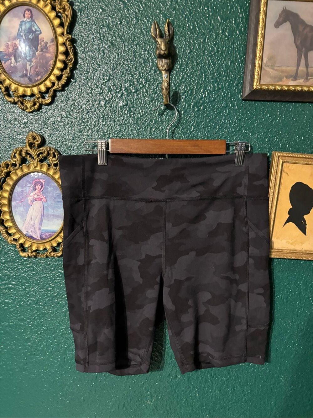 Lululemon Invigorate High Rise Short 8" Sz 14 Heritage 365 Camo Deep Coal Multi